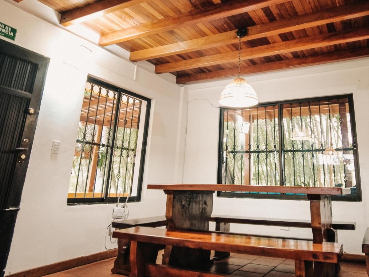 Volare Guatape Isla Hostel Bagian luar foto