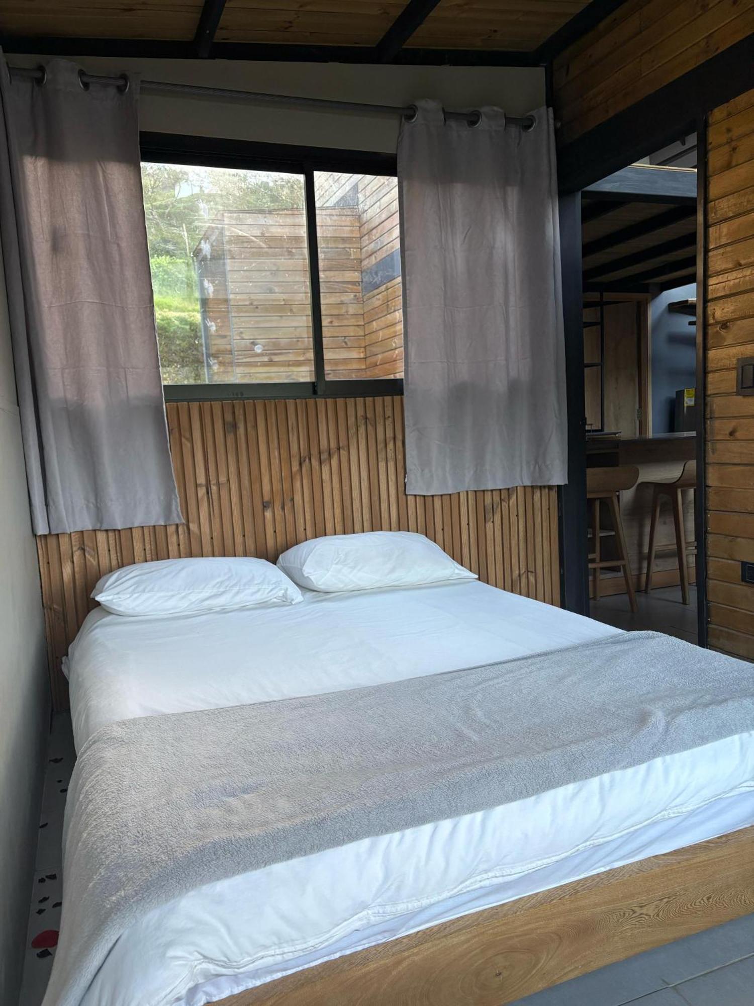 Volare Guatape Isla Hostel Bagian luar foto